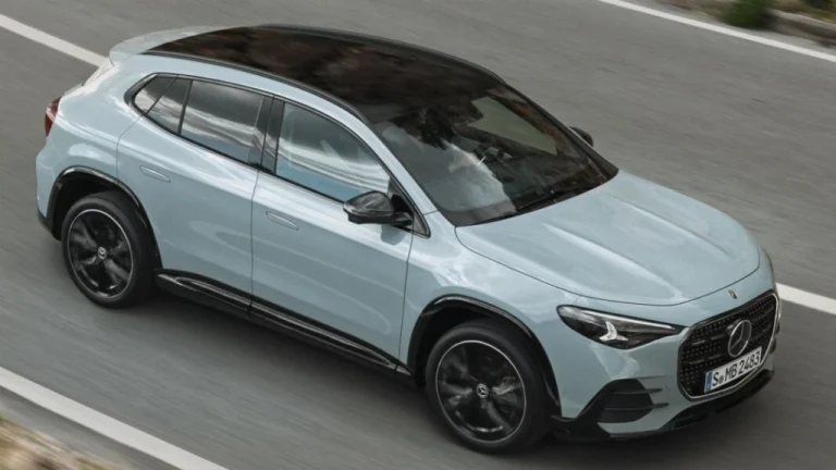 Mercedes представила абсолютно новий GLA: електроверсія проїжджає понад 650 км без заряджання