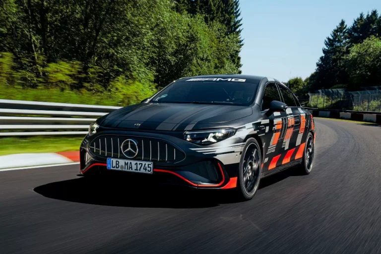 Mercedes-Benz вивела електроседан AMG CLA 45 4Matic на Нюрбургринг