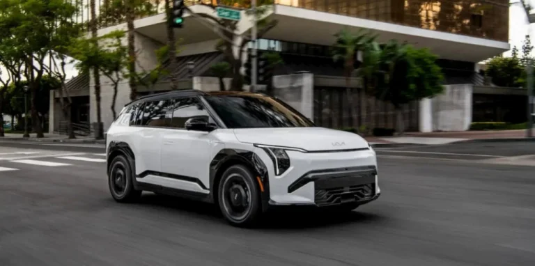 Проїде 500 км без підзарядки й коштує від 30 тисяч доларів: Kia вивела на ринок свій найдешевший кросовер