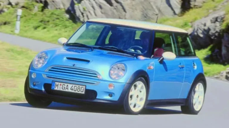 Mini Cooper нового покоління отримає знайомий вигляд, але несподівану технічну основу