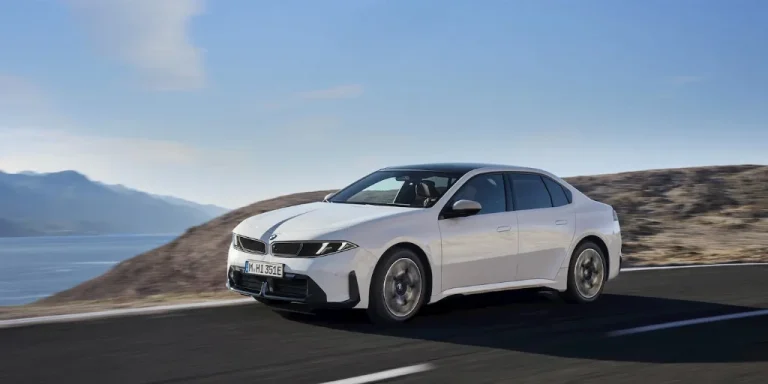 BMW відкриває замовлення на новий електричний седан i3 раніше обіцяного
