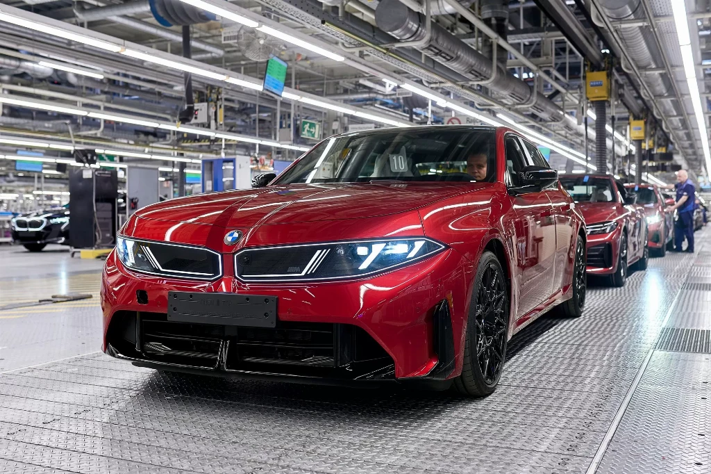 Мінус моделі та віра у ШІ: BMW представила “антикризову” стратегію