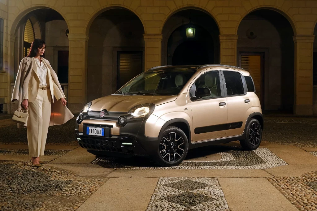 Гібридний хетчбек Fiat Pandina відродив марку Autobianchi